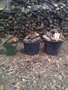 Firewood buckets with small wood logs of 4" to 12" For pickup, if you desire to come by and save delivery expense. our location is convenient to Denton county near 380 Hwy and 377 in Cross Roads, TX 76227